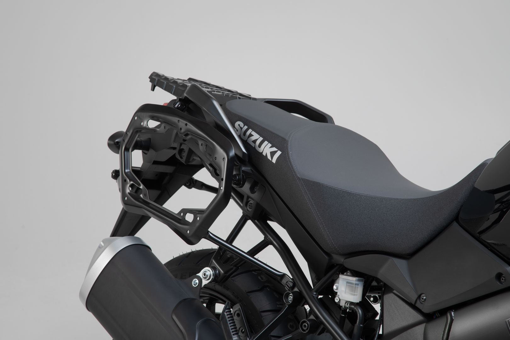 TRAX ADV aluminium case system Silver. 45/45 l. Suzuki V-Strom 1000 (14-19).