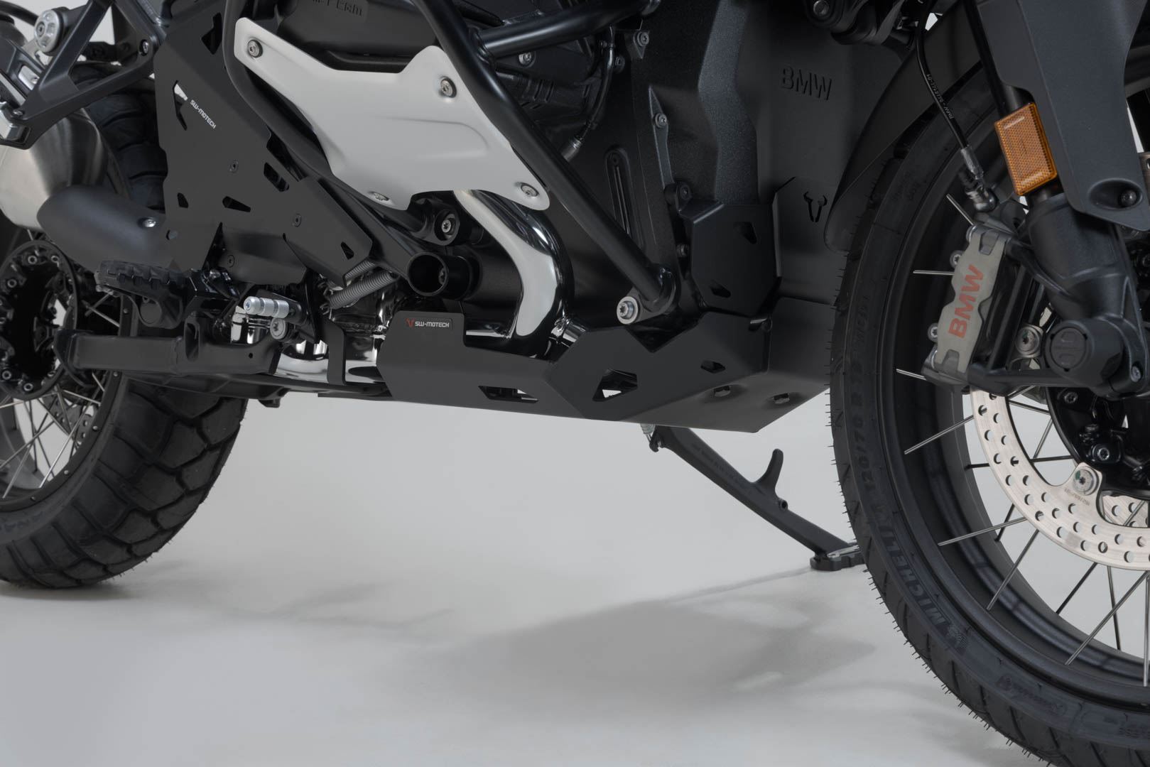 Engine guard Black. BMW R 1300 GS (23-) / Adventure (24-).