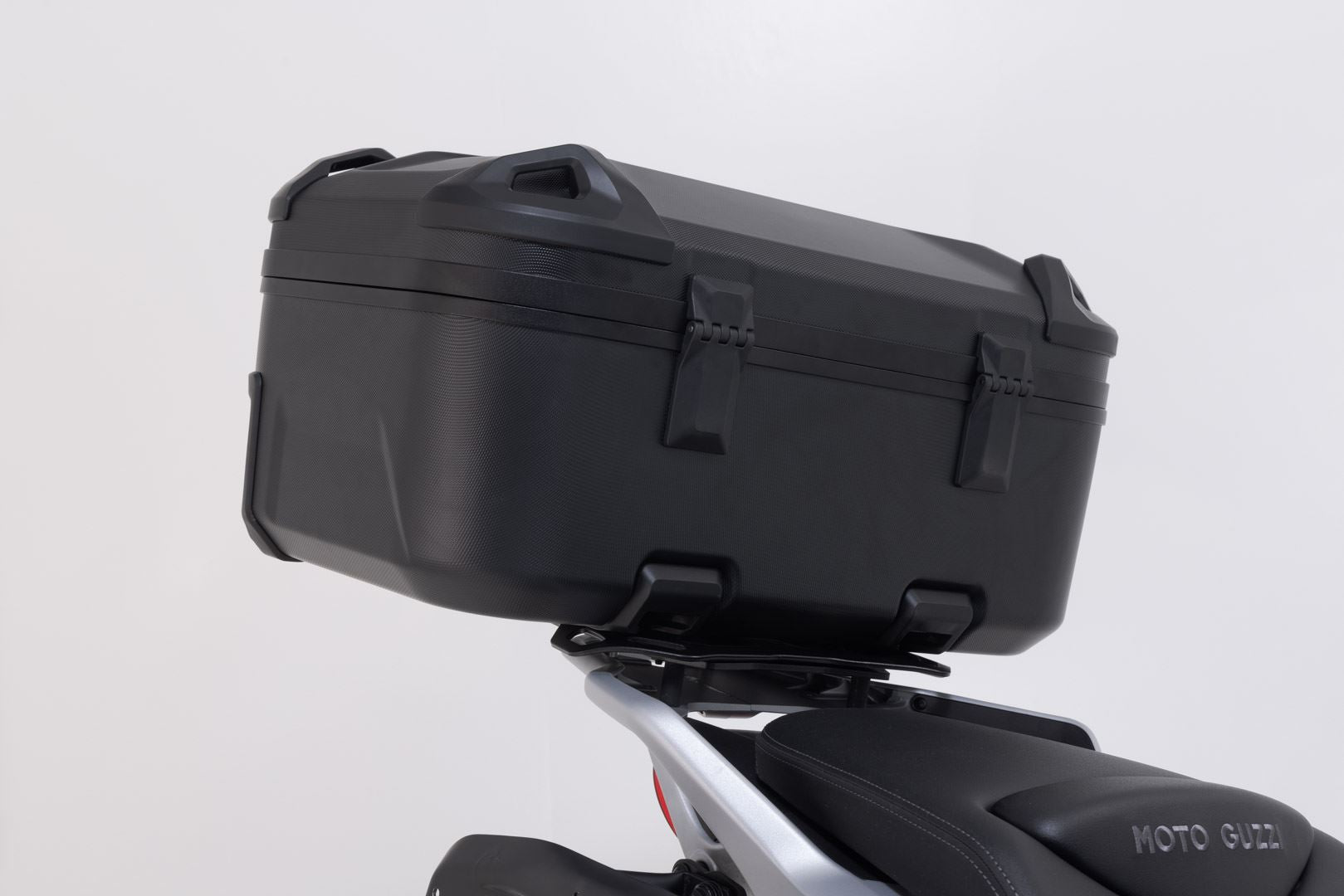 Adventure set DUSC Black. Moto Guzzi V85 TT (19-23).
