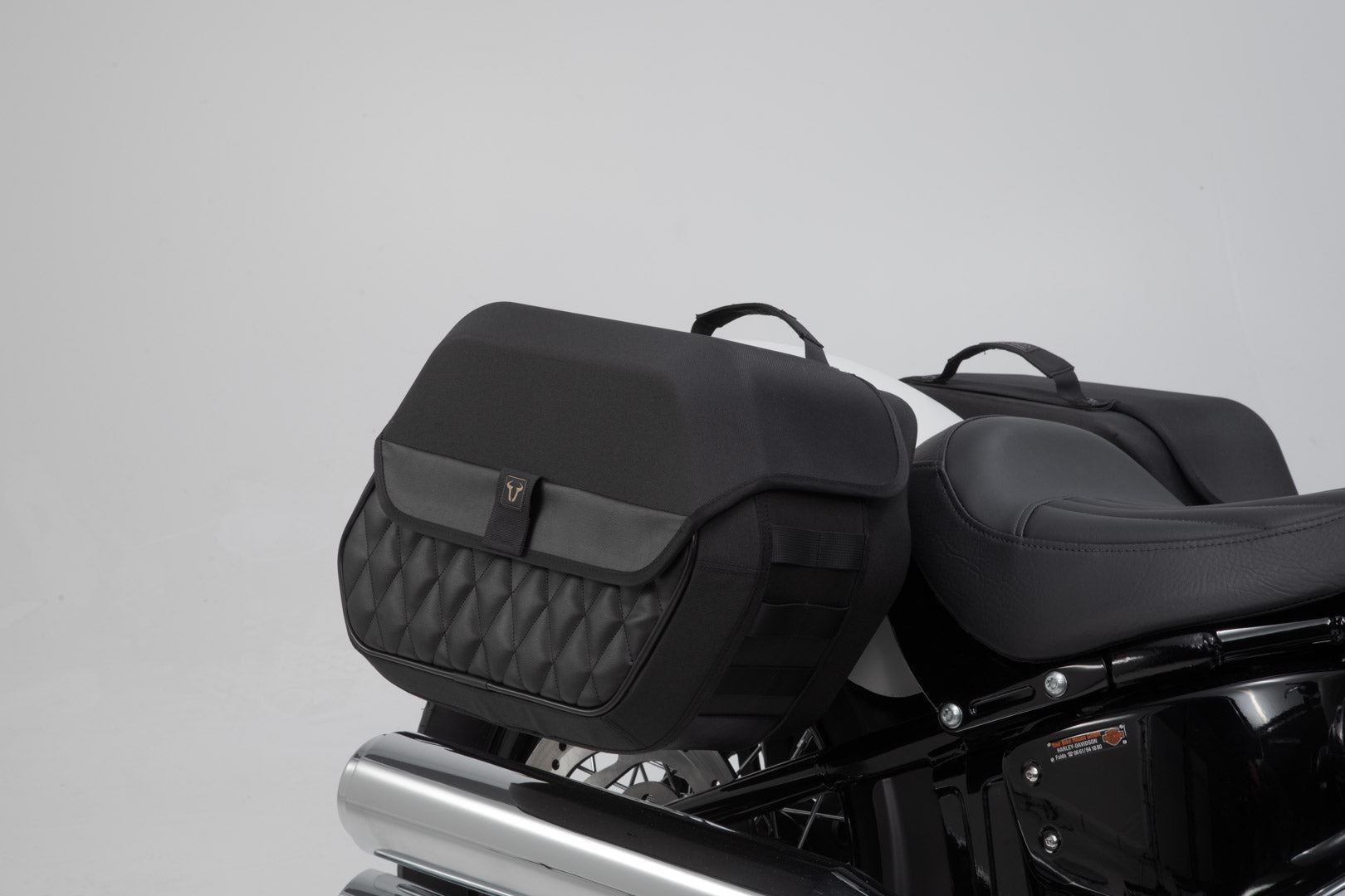 Legend Gear Side Bag System LH Harley-Davidson Softail Slim (17-)