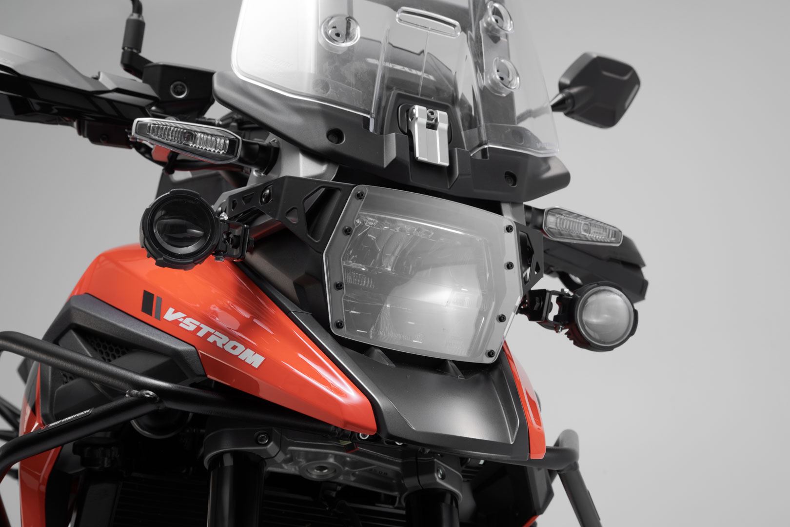 EVO high beam kit Black. Suzuki V-Strom 1050 (19-).
