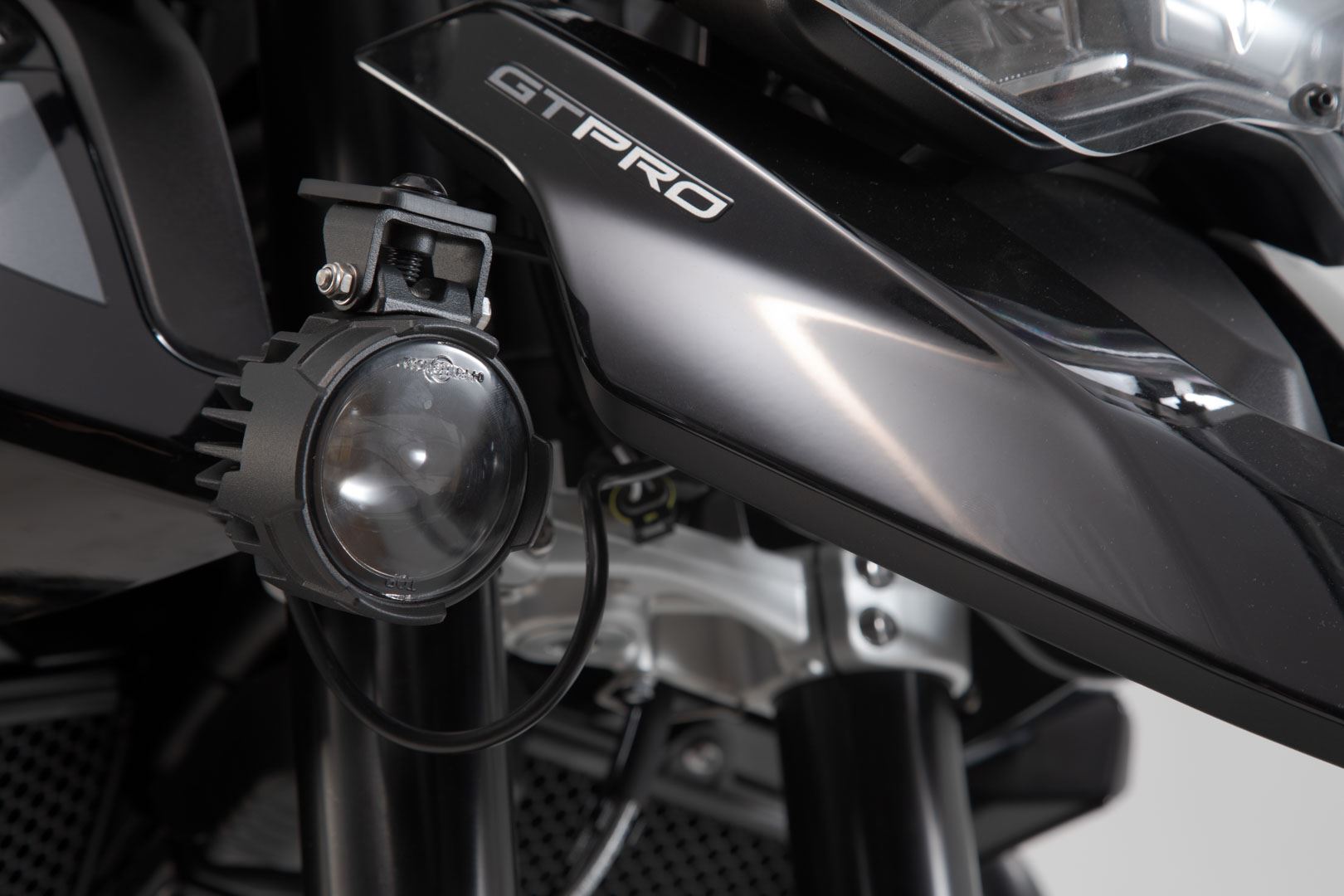 EVO high beam kit Black. Triumph Tiger 900/GT/Rally/Pro (19-23).