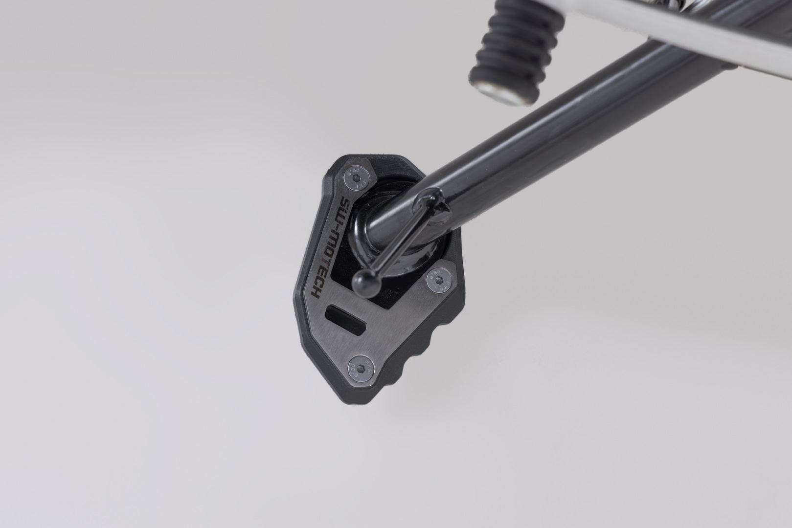 Extension for side stand foot Black/Silver. Triumph Speed 400/Scrambler 400X.