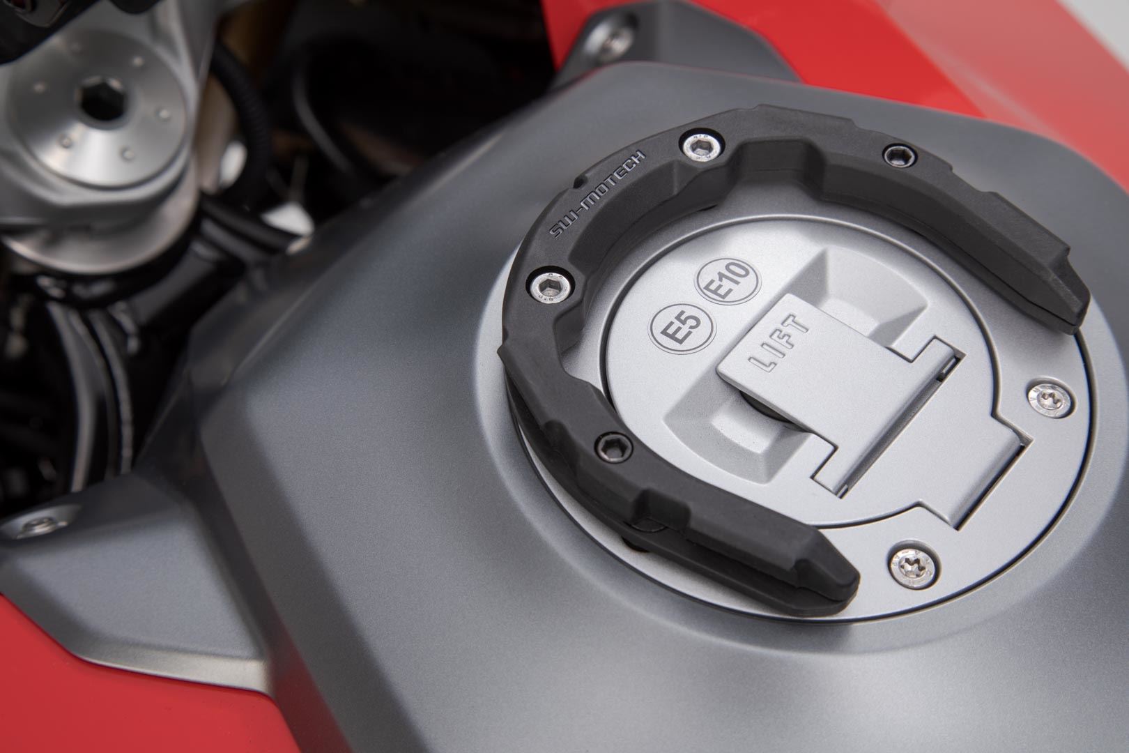 PRO tank ring Black. BMW R1200 models. Tank without screws.