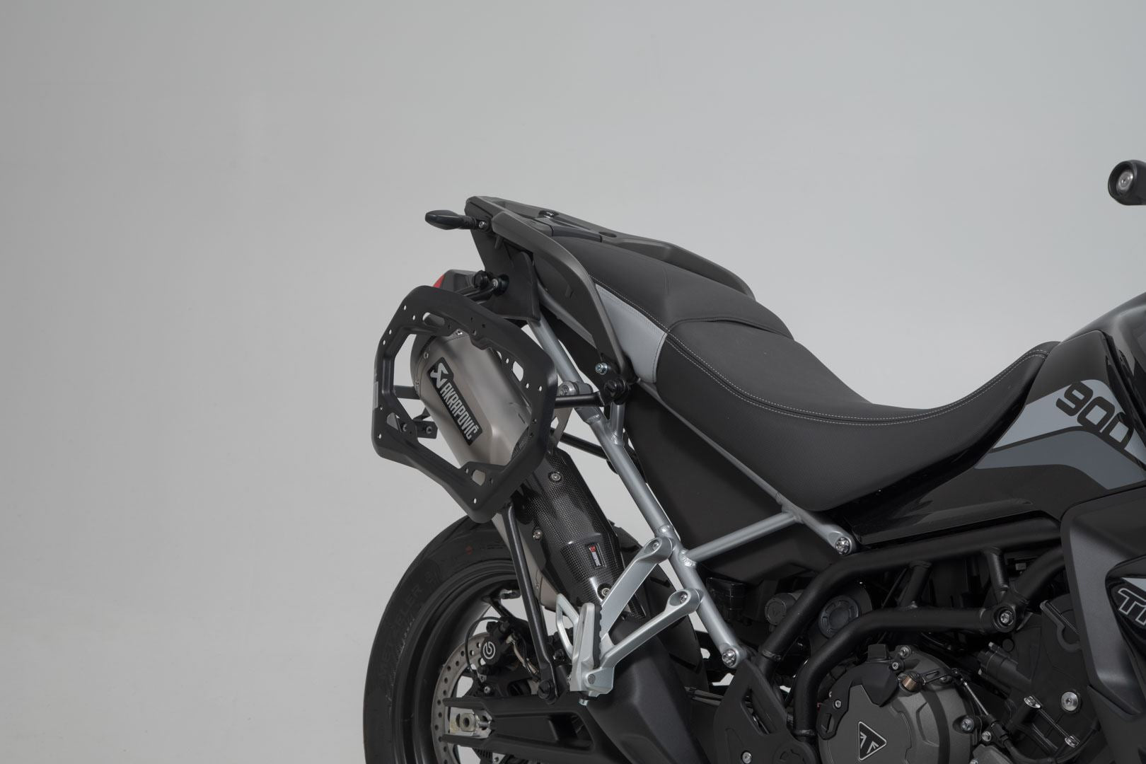 TRAX ADV aluminum case system + Akrapovic Black. 45/37 l. Triumph Tiger 900 (19-23).