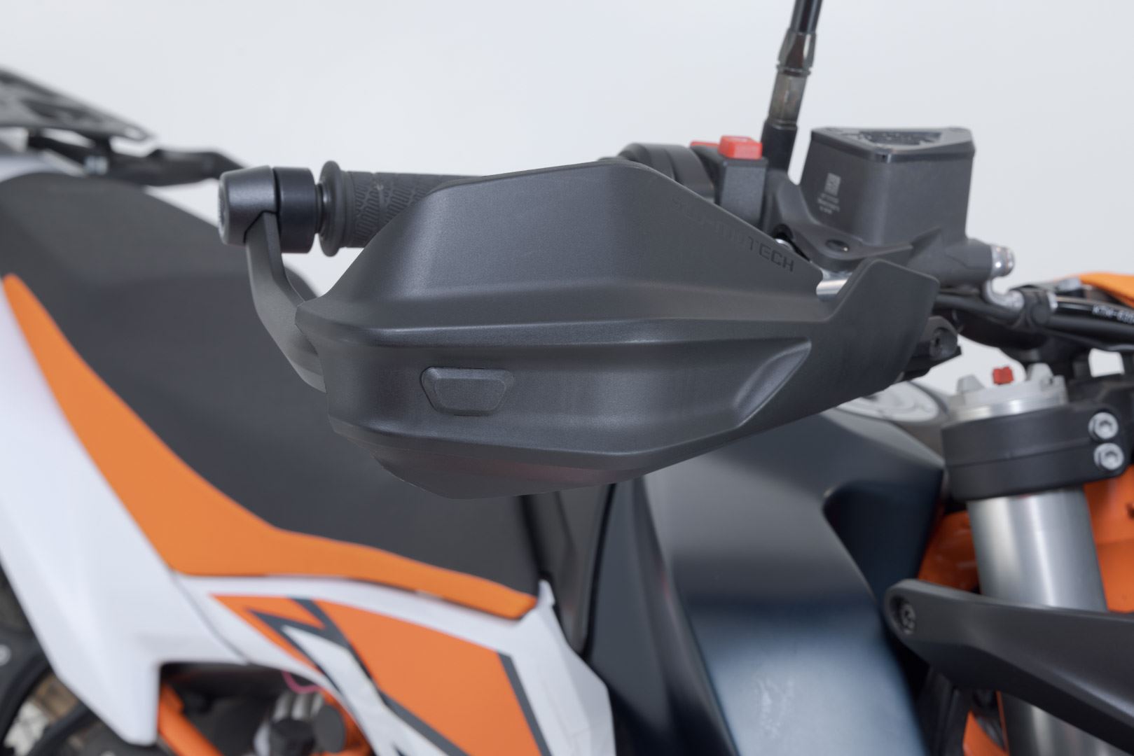 Adventure handguard kit Black. Ducati / KTM models.