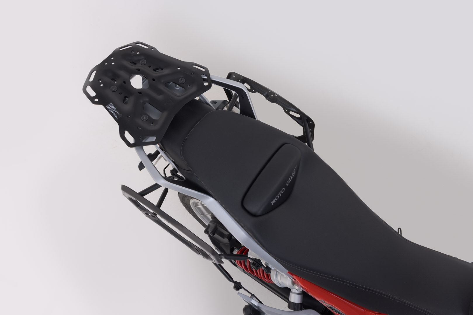 Adventure set DUSC Black. Moto Guzzi V85 TT (19-23).