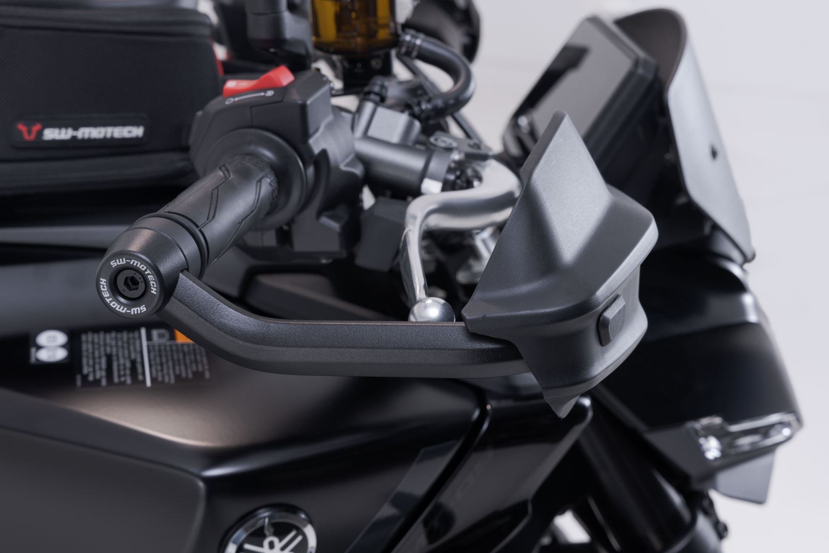 Adventure handguard kit Black. Yamaha MT-09 (23-).