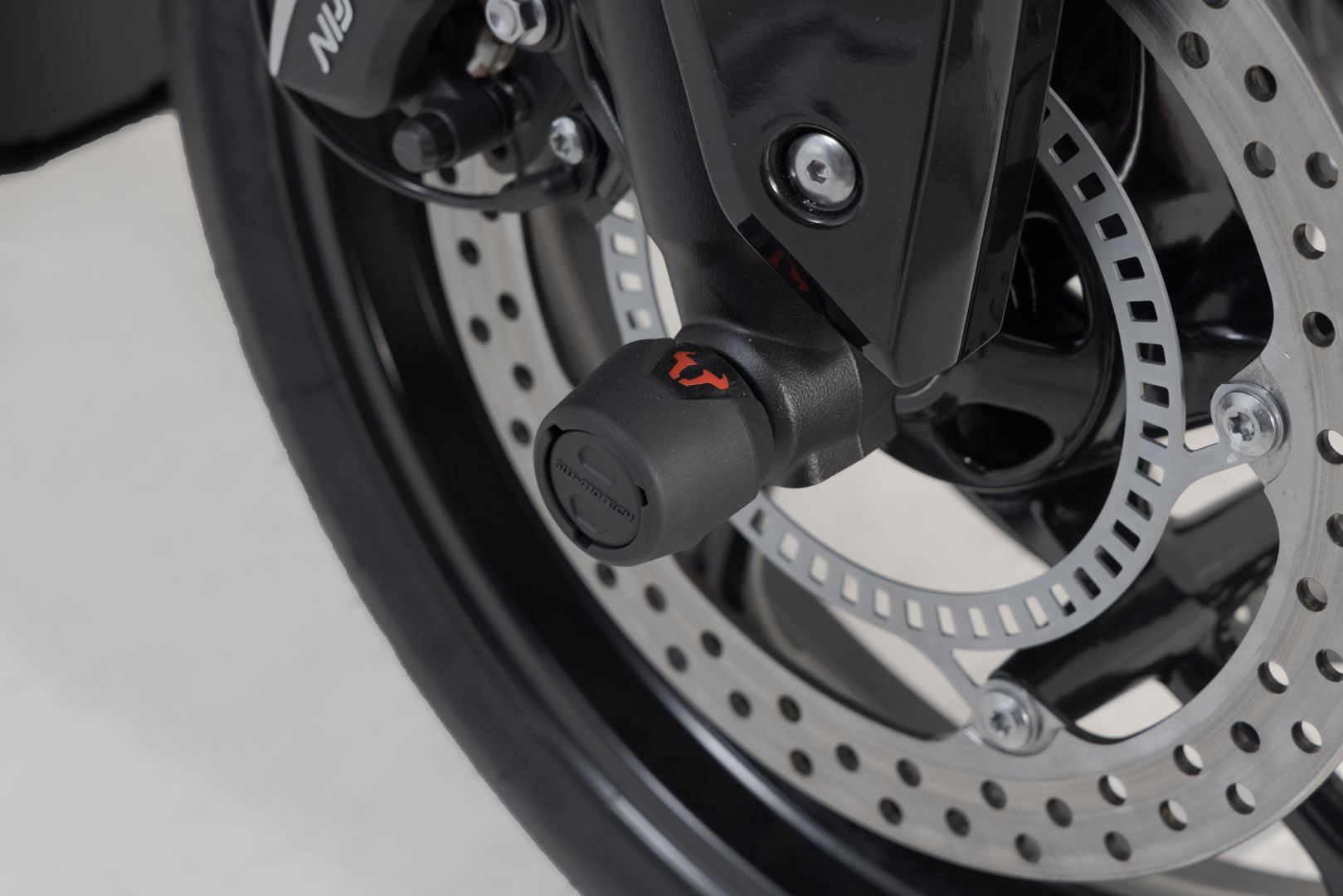 Slider set for front axle Black. Street Triple/Daytona/Tiger 660/Trident.