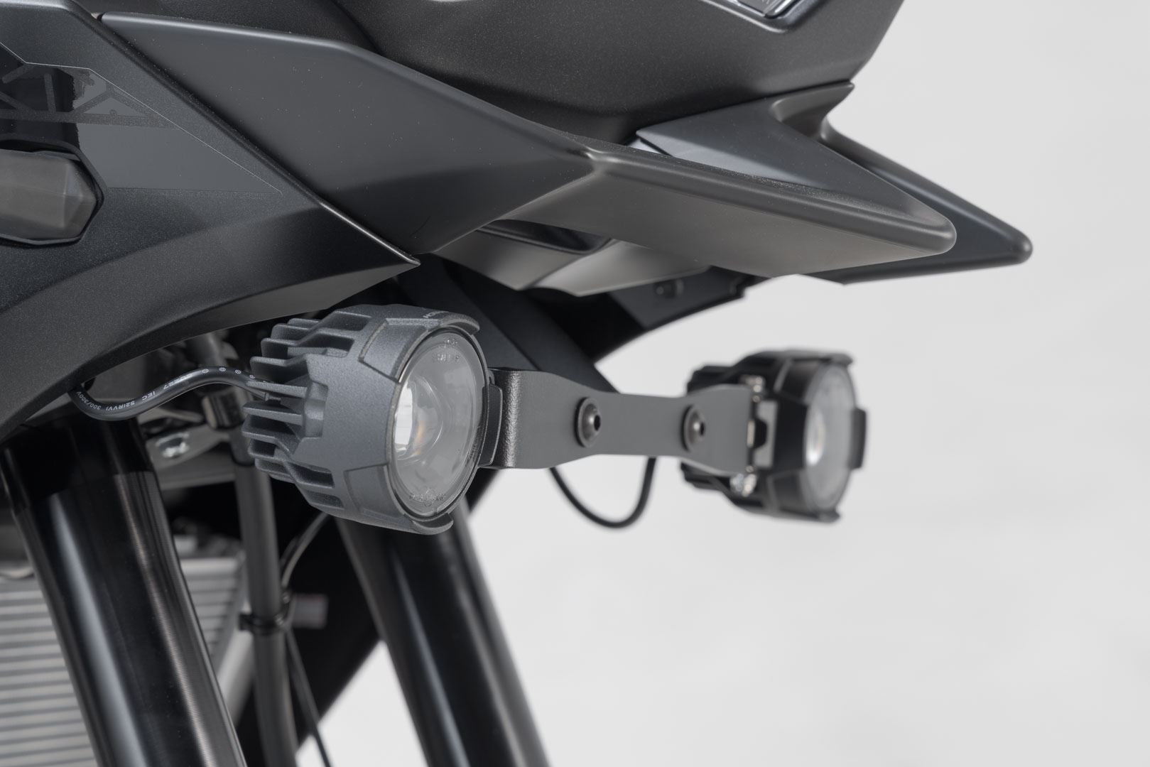 Light mounts Black. Kawasaki Versys 650 (21-).