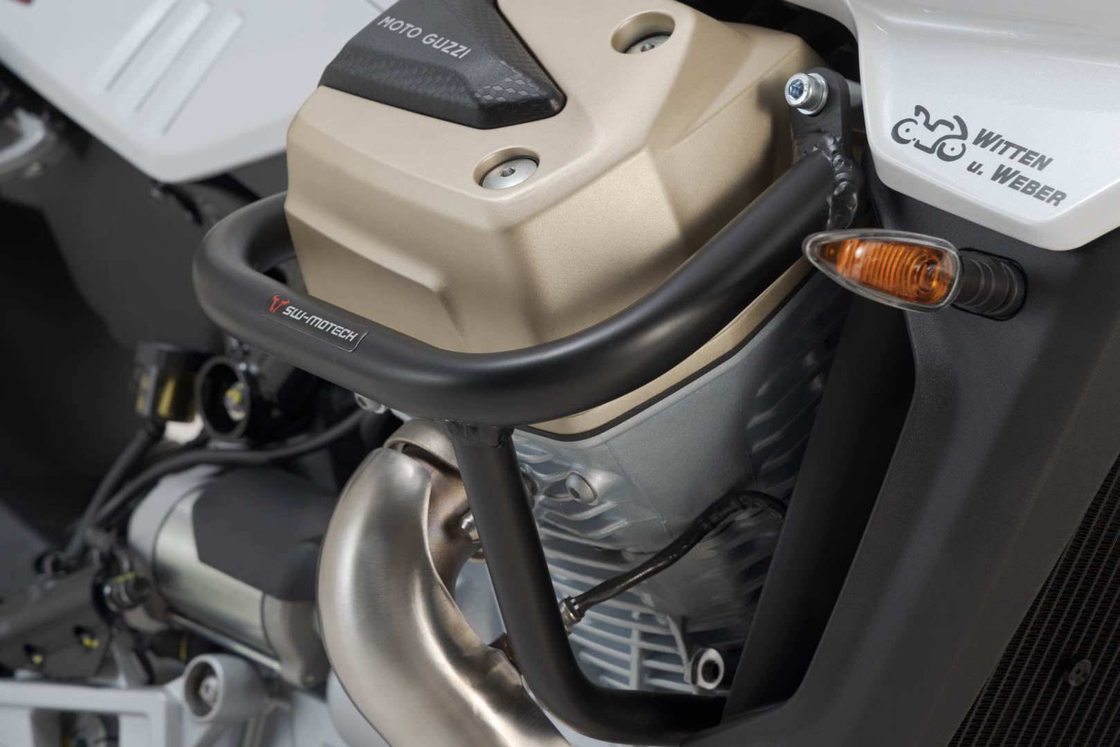 Crash bar Black. Moto Guzzi V100 Mandello/S Stelvio.