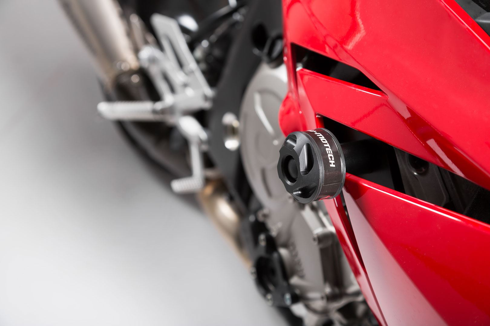 Frame slider kit Black. BMW S 1000 R (13-16).