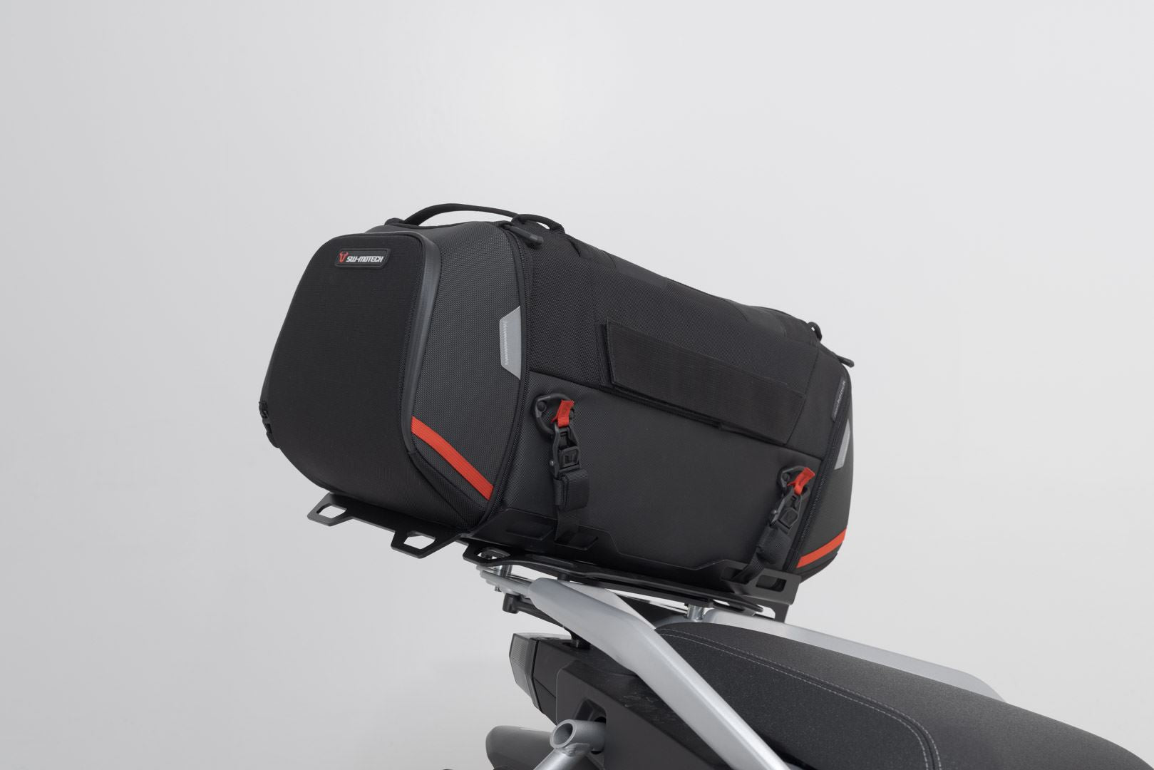 SLC side carrier right Benelli Leoncino 500 (17-) / 500 Trail (18-).