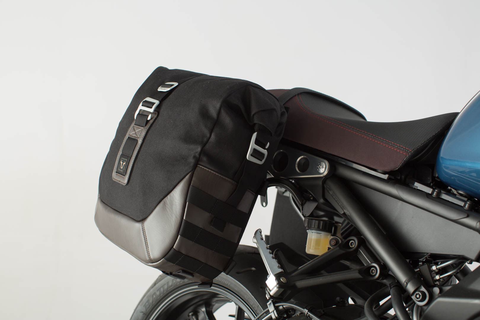 Legend Gear Side Bag System LC Yamaha XSR 900 (15-) Black Edition