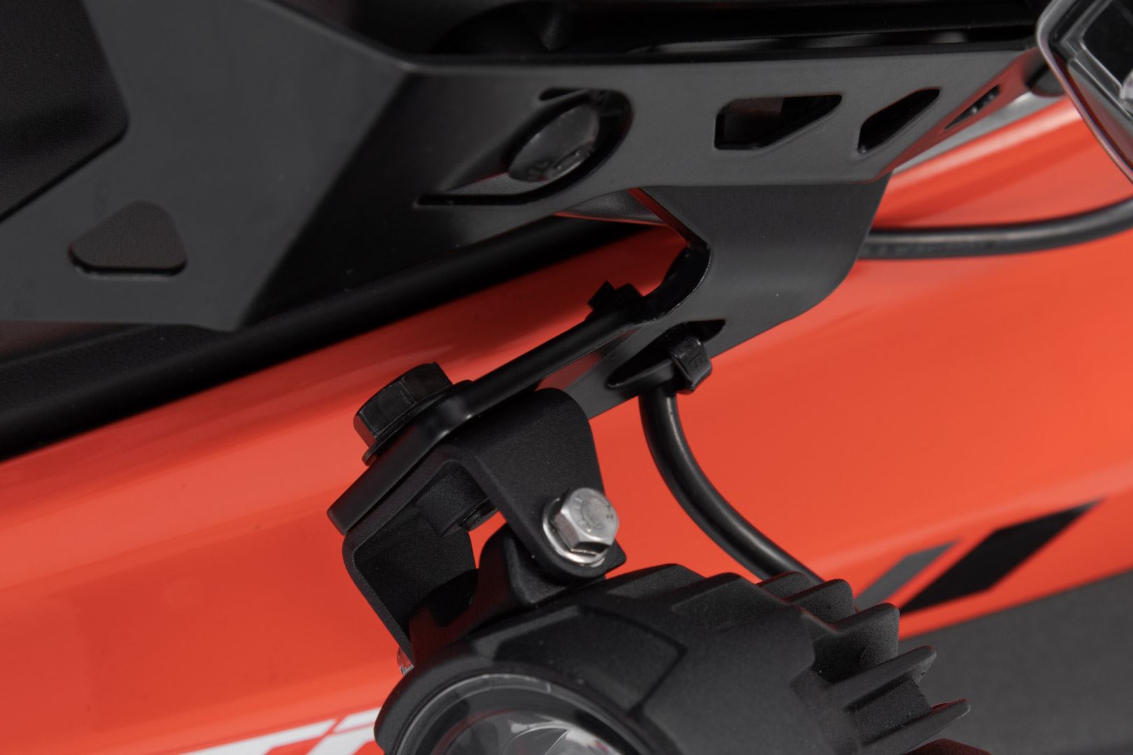 EVO high beam kit Black. Suzuki V-Strom 1050 (19-).