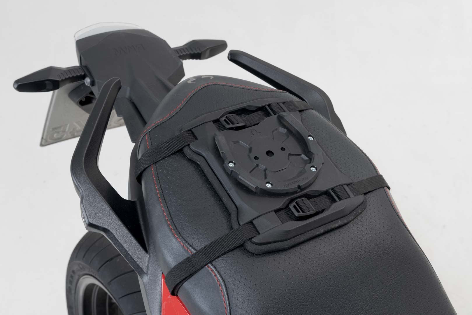 PRO Seat Ring Black. For mounting on the seat.