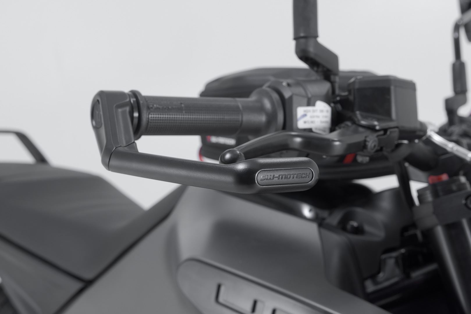 Lever guards Black. Husqvarna Svartpilen/Vitpilen 401 (23-).