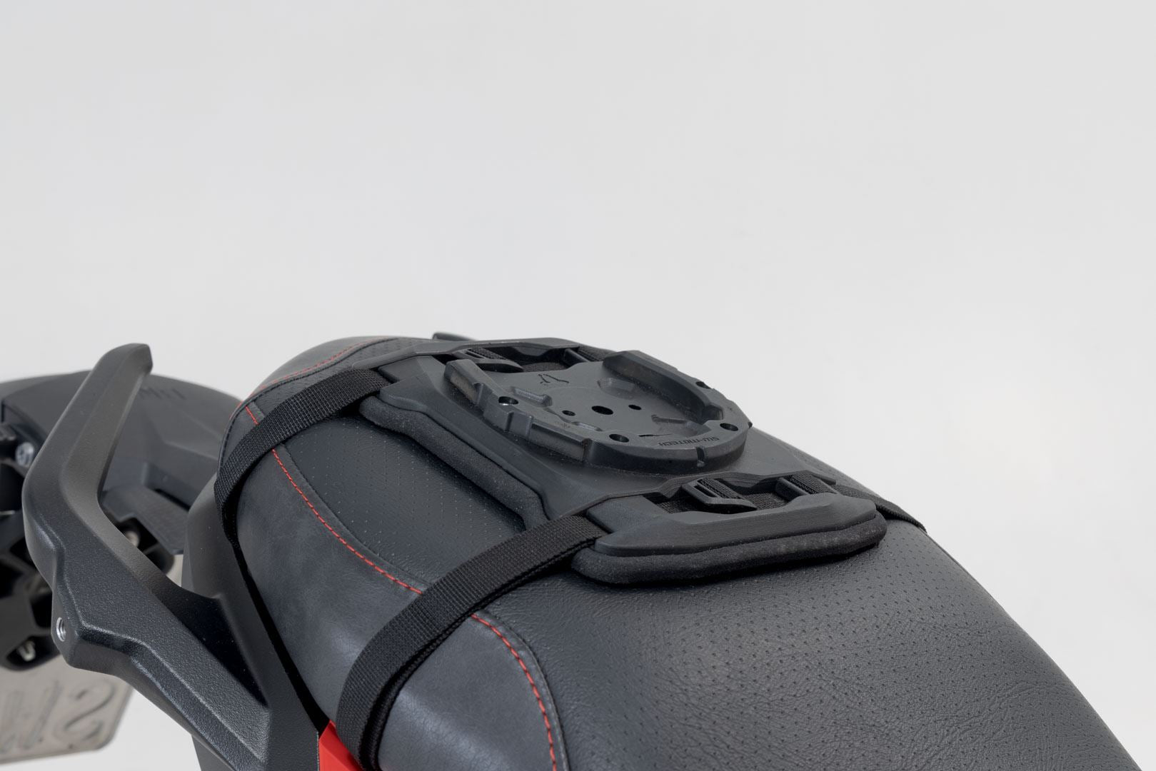 PRO Seat Ring Black. For mounting on the seat.